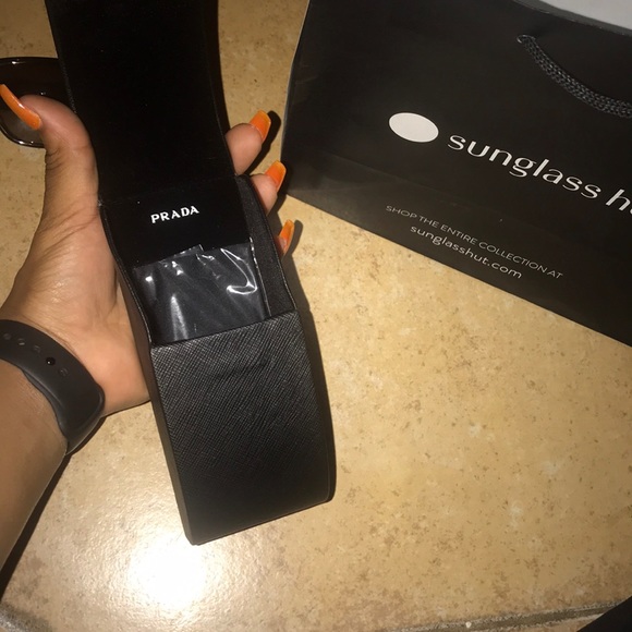 Prada sunglasses - Picture 2 of 5